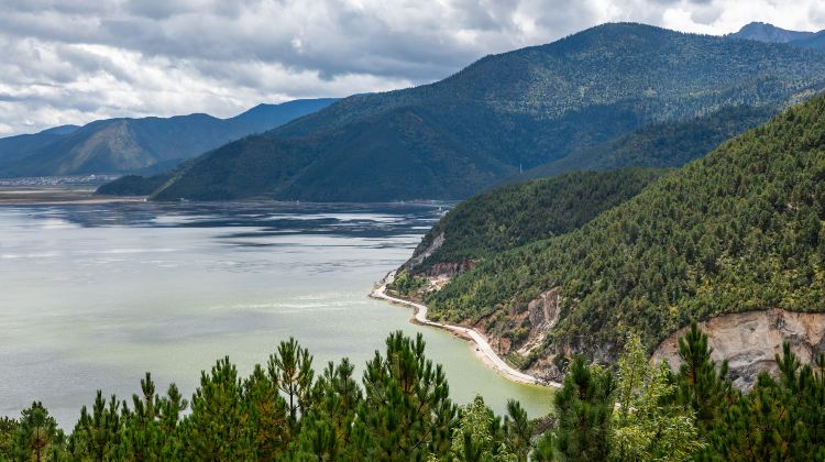 7D6N · Group Tours · Yunnan: Lijiang + Shangri-La + Yubeng Village + Ice Lake + Yubeng God Waterfall + Meili Snow Mountain National Park