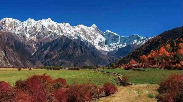 南迦巴瓦峰下，雅鲁藏布大峡谷中，遇见米林绝色的美丽