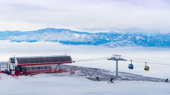 博州賽里木湖滑雪場