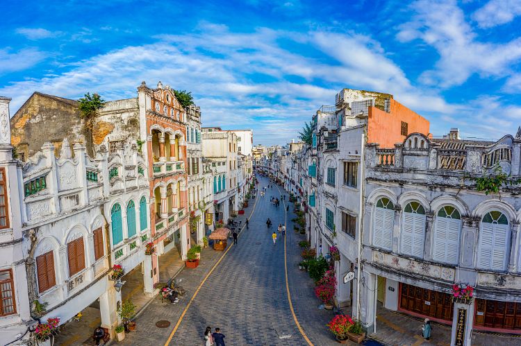 Qilou Old Street (Historically rich, Architectural beauty, Cultural hub)