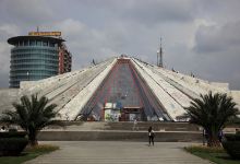 地拉那金字塔景点图片