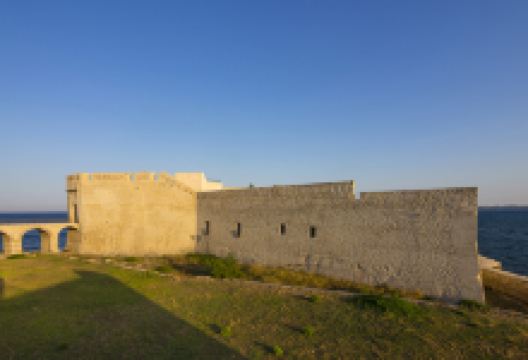 马尼亚切城堡景点图片