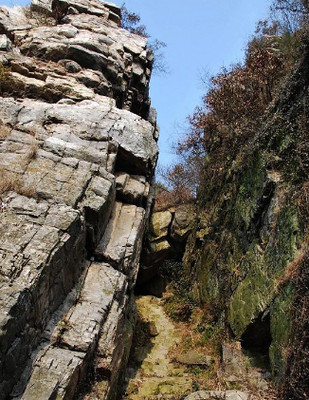 虞山剑门，夫差怒剑劈下的景点