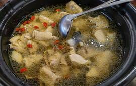 梅里特色火锅店
