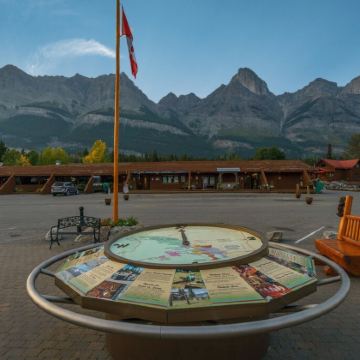 加拿大两大国家公园5日4晚跟团游