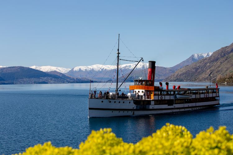 TSS Earnslaw - RealNZ