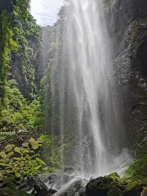 三城两都  魅力重庆⑧龙水峡地缝：地球最美裂痕