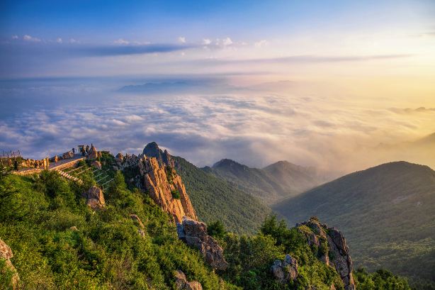 阿那亚・雾灵山