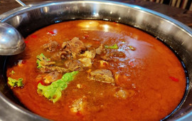 烫皮山羊肉火锅店