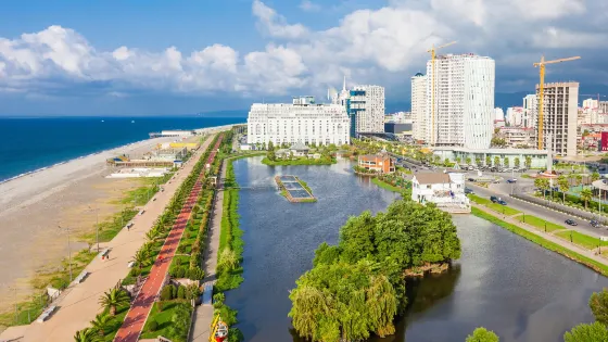 巴統海濱大道