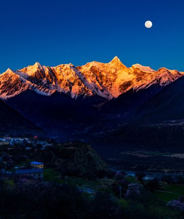 10D9N • Flight & train ticket booking - 'Chengdu to Nyingchi nonstop flight + Qinghai-Tibet Railway return': Lhasa, Nyingchi, Namcha Barwa, Lulang Forest, Potala Palace, Yamdrok Lake, Namtso Lake