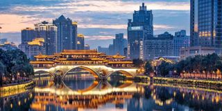 情侣出门旅游，教你打卡成都春熙路本地网红酒店