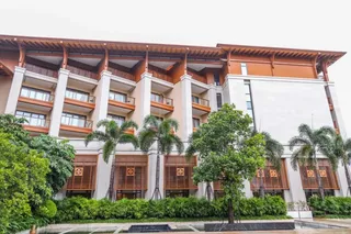 在深圳,看海听涛,享受海边阳光