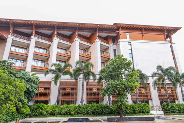 在深圳，看海听涛，享受海边阳光