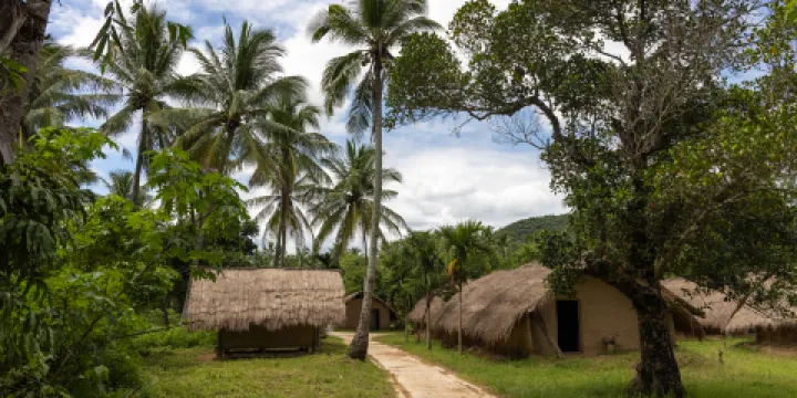 白查村黎族船型屋