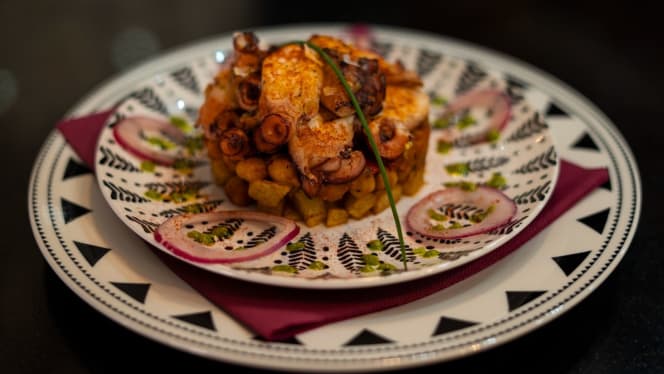 El Postureo Lounge Bar