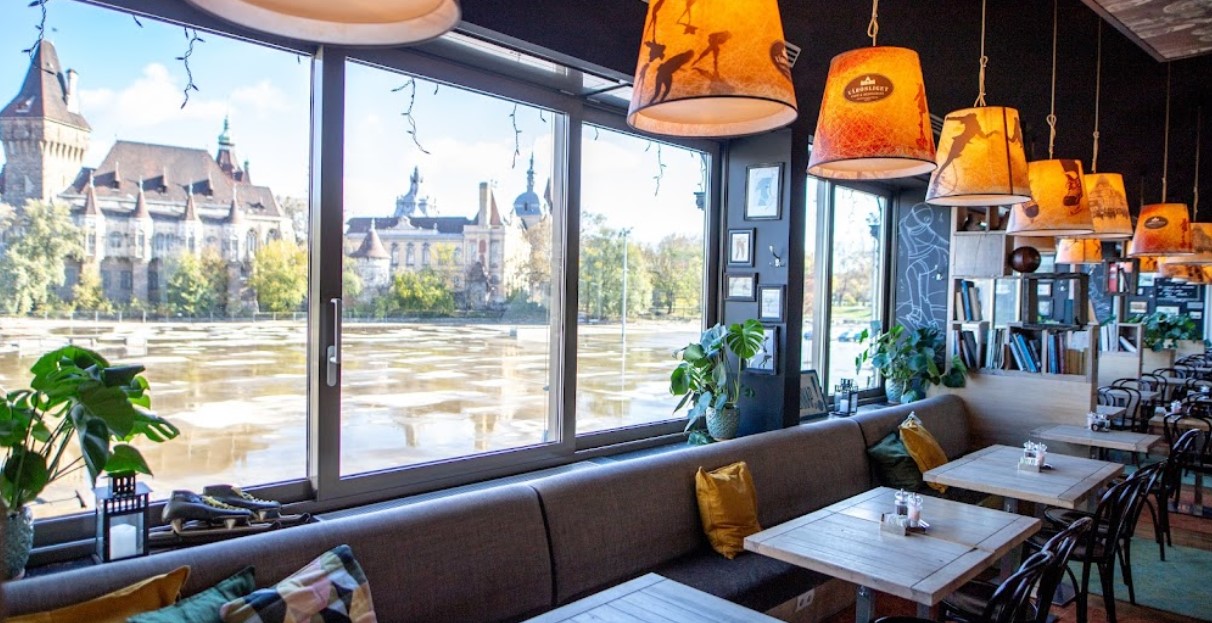 Varosliget Cafe & Restaurant餐厅图片