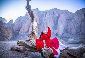 黄河石林地质公园+永泰古城一日游 | 羊皮筏子 | 22道弯【[感受自由]您可以永远相信国家地理！坐着驴车走进甘北秘境！】