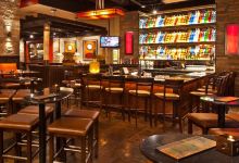 Firebirds Wood Fired Grill美食图片