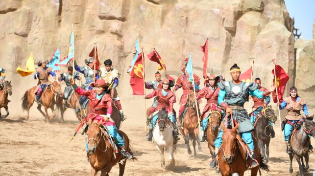 红格尔敖包旅游景区