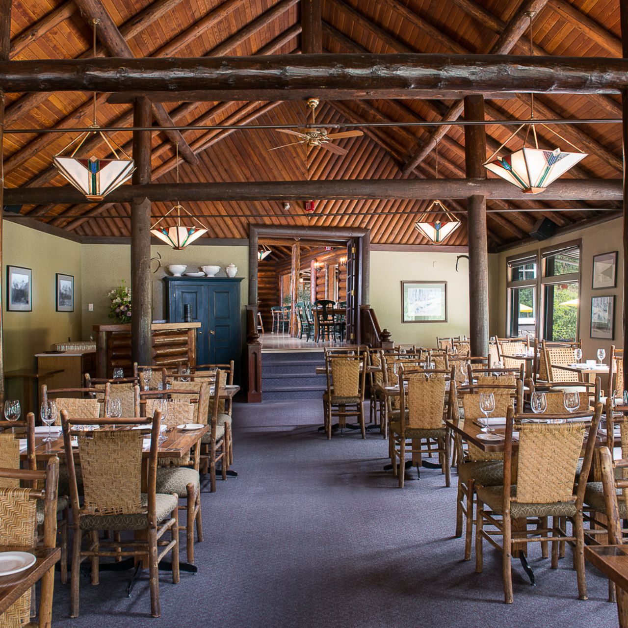 Mount Fairview Dining Room餐厅图片