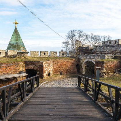 塞尔维亚贝尔格莱德+兹拉蒂博尔+波德戈里察+萨拉热窝10日9晚拼小团