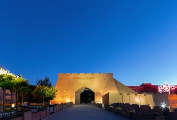 喀什古城+高台民居+清真寺+香妃园+喀什昆仑塔一日游、漫步游【南疆人文体验：老城巴依老爷家做客，了解维吾尔族生活习俗，入乡随俗感受喀什维吾尔族】