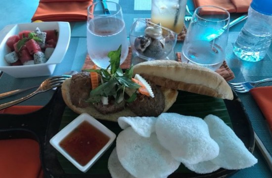 VERANDA BY THE POOL餐厅图片