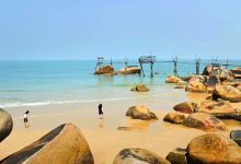 月光沙滩景点图片