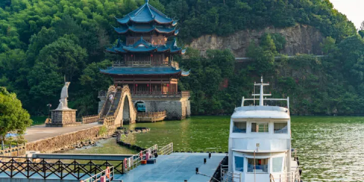 嚴子陵釣台景區