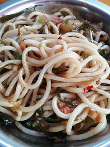 灌阳游记图文-5元二两桂林米粉，还配好几种小菜，在灌阳文市镇吃早餐爽爽的