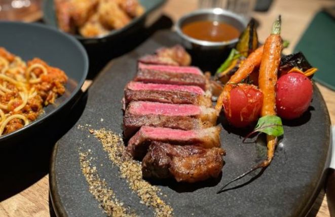 洄huipark酒店·V塔网红泳池社交餐厅