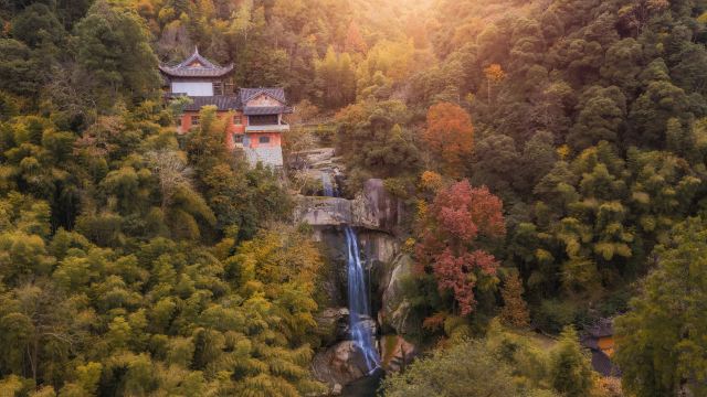 石梁飞瀑