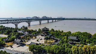 九江之上，山水之间