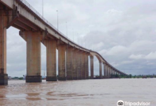 尤勒斯·韦登博斯大桥景点图片