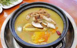 阿妈野生菌土鸡腊排骨·蒸汽石锅鱼