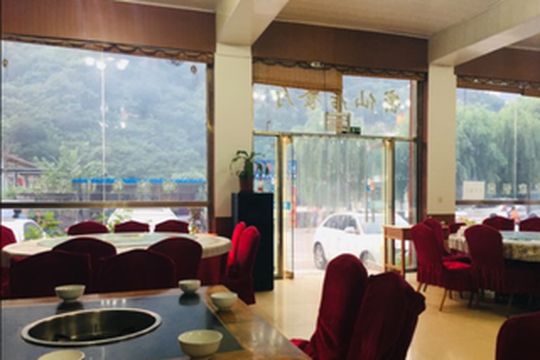 北京密云清凉谷密仙居农家院，大铁锅炖密云水库鱼嘎嘎香！