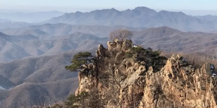 啟運山