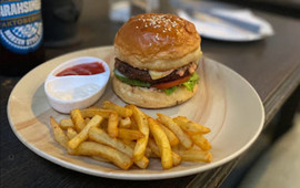 Kausi Dreamers Terrace Cafe