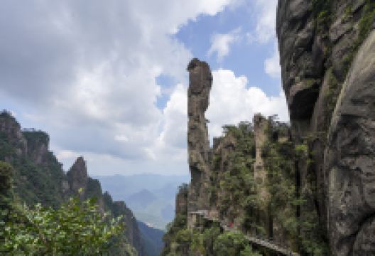 巨蟒出山景点图片