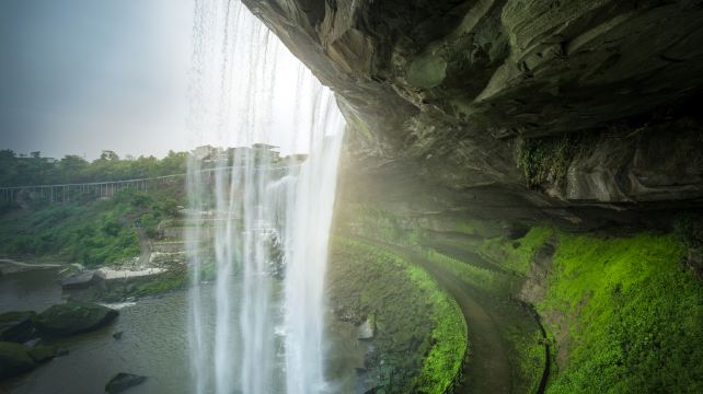 低坑大瀑布景区