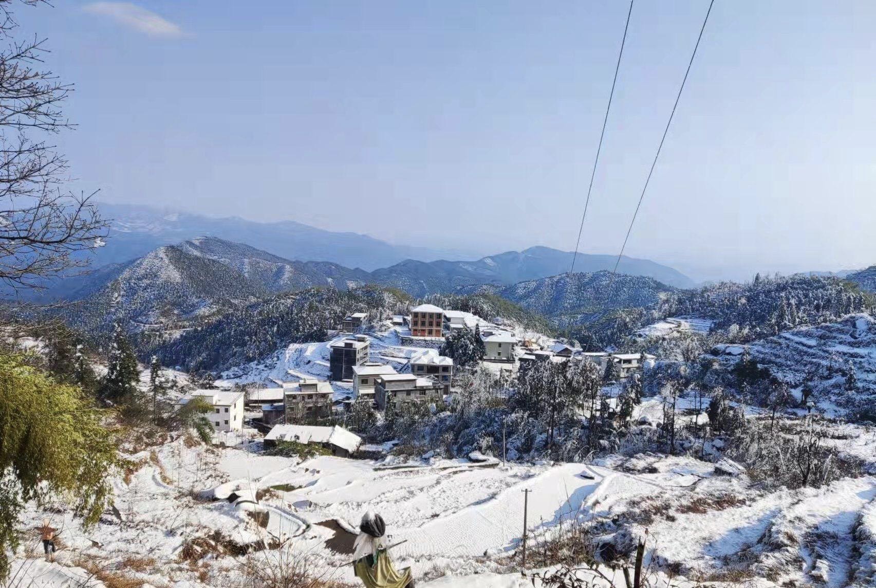 2-Day Longhui Tour: Huxing Mountain's majestic views, Huayao Ancient Village's ethnic charm