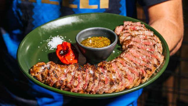 Tribuna Sports Bar餐厅图片