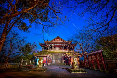 秦堰楼