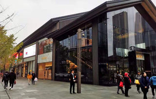 把好看的装进脑海，把好吃的放进肚皮