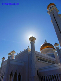 文莱达鲁萨兰国游记图片] 这个东南亚最美的清真寺，是文莱的标志性建筑，像浮在水面上（文莱游18）