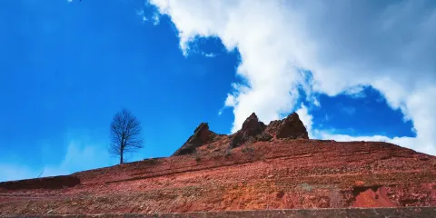 瓊波熱巴藝術廣場