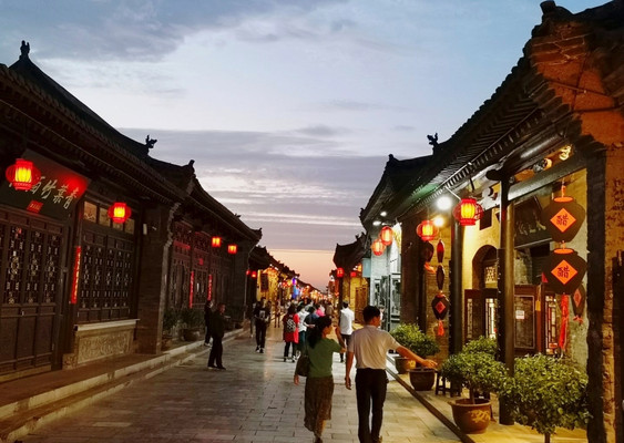 半城烟火半城仙，半边建筑半边韵，平遥是活着的城市