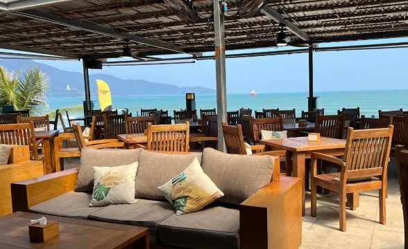 Esco Beach Bar Lounge & Restaurant