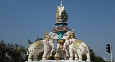 Three-Headed Elephant Statue-谬杭-C-IMAGE